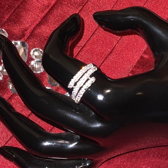 Jewelry - 6/$20 Beautiful Rhinestone rings